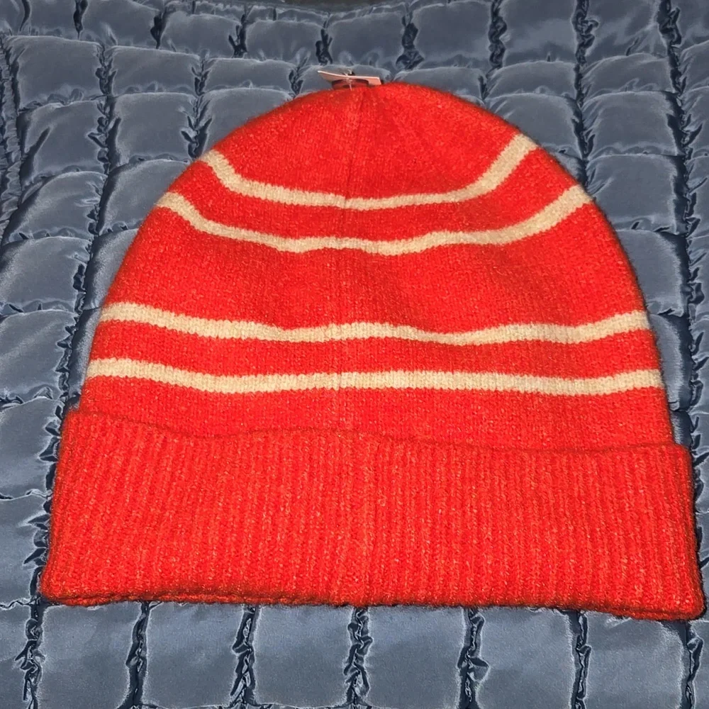 NWT Aerie Knit Red White Striped Beanie Unisex One Size